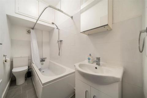 1 bedroom flat to rent, Lee High Road, London SE12