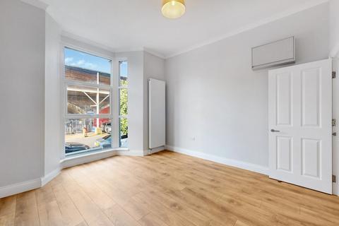 1 bedroom flat to rent, Wells Road, London W12