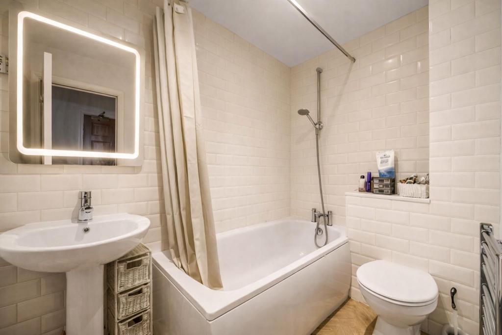 78, 22 park crescent 4 25.02 .png