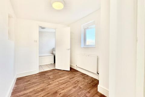undefined, Walton Road, HODDESDON