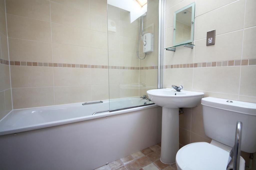 120 L Marlborough Road Bathroom 2.JPG