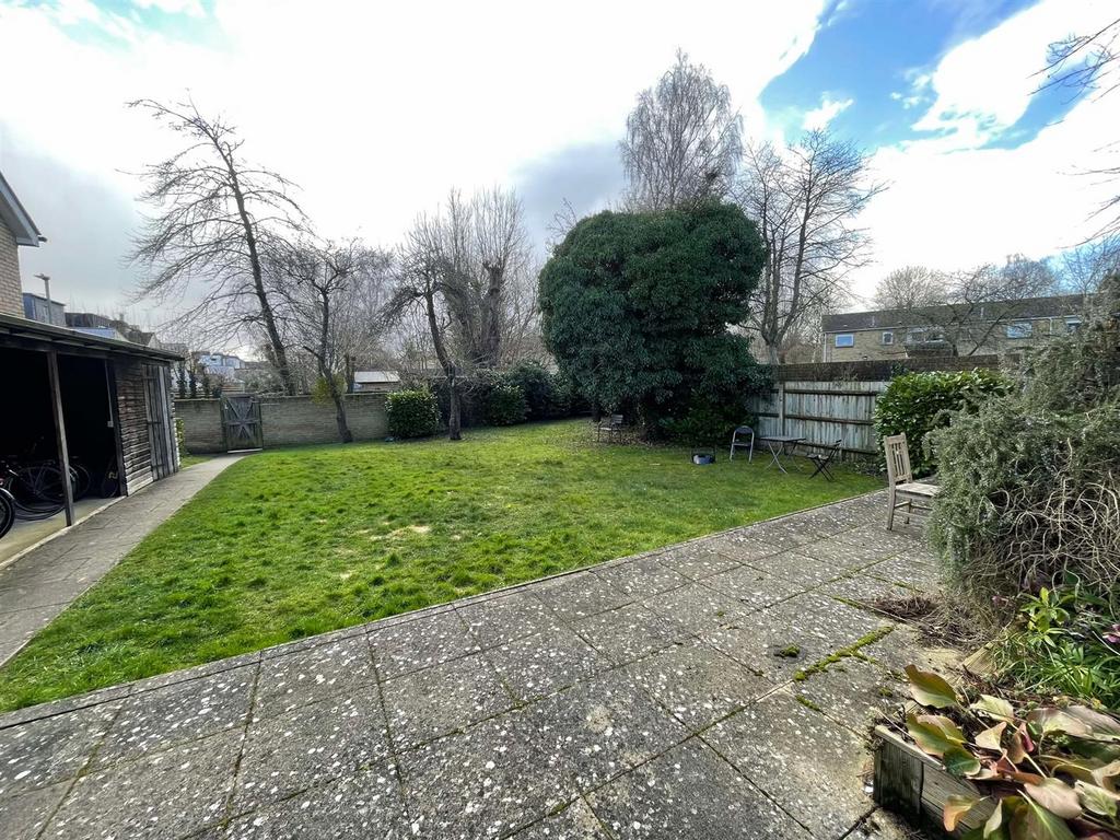 120 L Marlborough Rd Exterior Garden.jpg