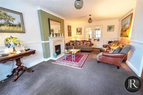 4 bedroom detached house for sale, Oakley Copse, Rugeley WS15