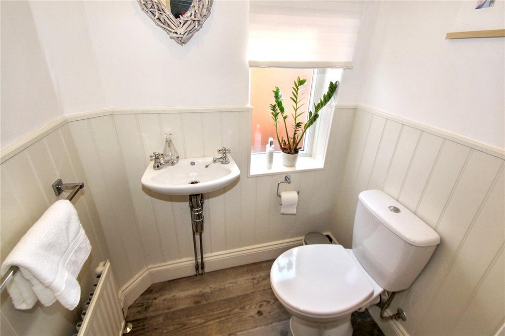 Cloakroom/WC