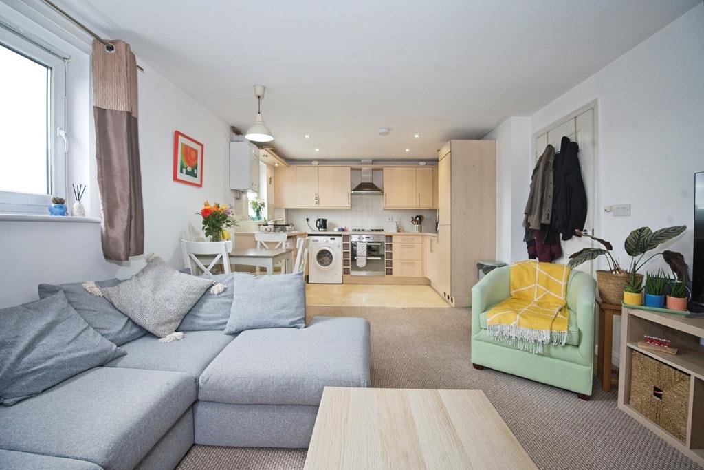 Living/Kitchen Area