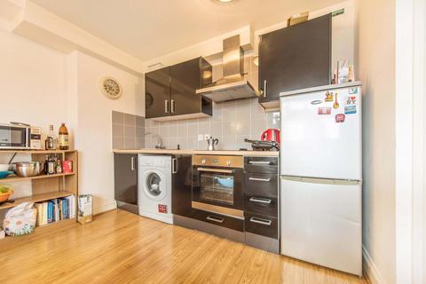 1 bedroom flat to rent, Valentia Place, SW9