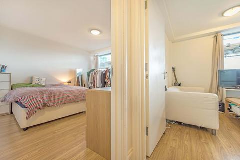 1 bedroom flat to rent, Valentia Place, SW9