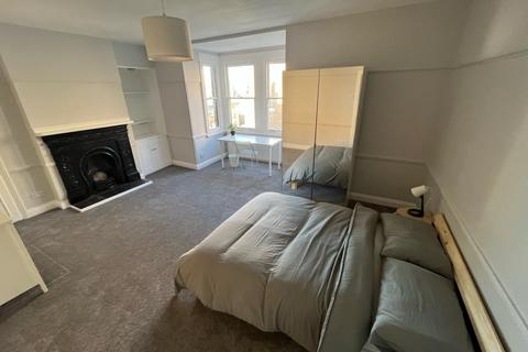 undefined, 6 Hamond Hill, Chatham, Kent, ME4