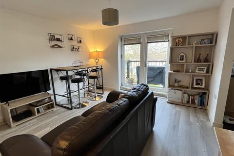 1 bedroom flat for sale, The Moorings, Swindon SN1