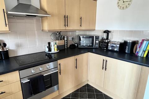 1 bedroom flat for sale, The Moorings, Swindon SN1