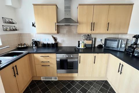 1 bedroom flat for sale, The Moorings, Swindon SN1