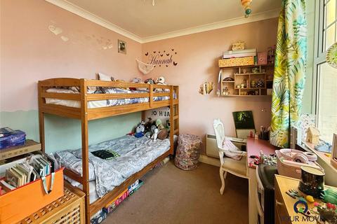 2 bedroom flat for sale, Stocker Road, West Sussex PO21