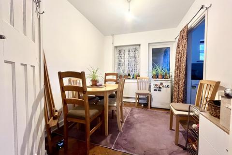 3 bedroom terraced house for sale, Grange Road, Chessington, Surrey. KT9 1EY
