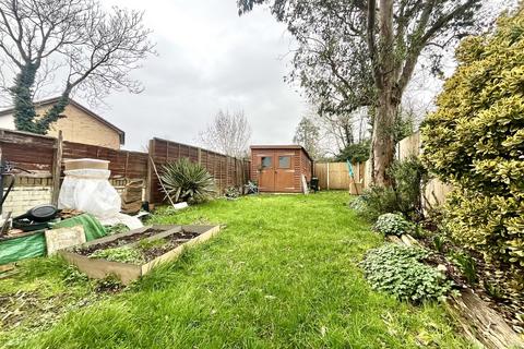 3 bedroom terraced house for sale, Grange Road, Chessington, Surrey. KT9 1EY
