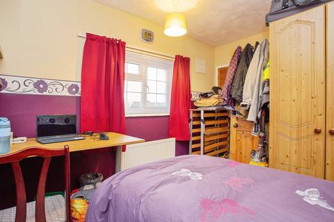 3 bedroom terraced house for sale, High Road, Leavesden, Watford