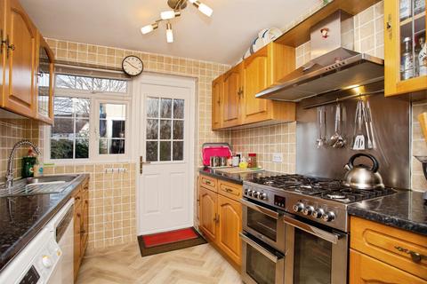 3 bedroom terraced house for sale, High Road, Leavesden, Watford