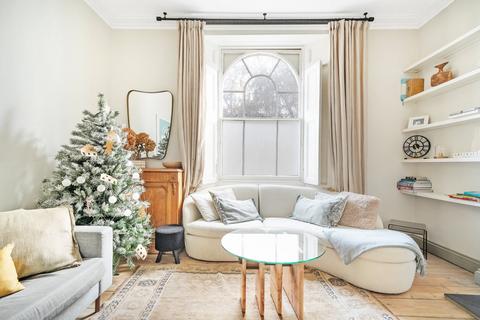3 bedroom maisonette to rent, Devonia Road, Islington, London