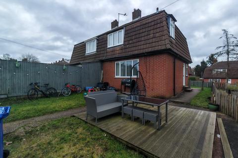 3 bedroom semi-detached house to rent, Larch Place, Newcastle, ST5 7BD