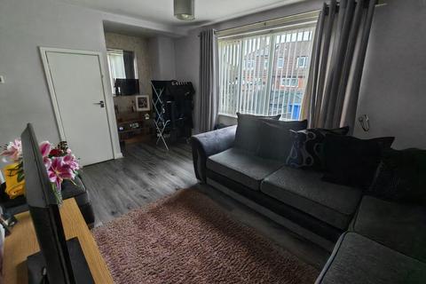 3 bedroom semi-detached house to rent, Larch Place, Newcastle, ST5 7BD
