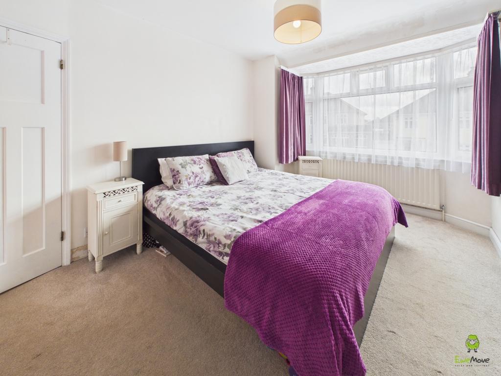 Presented by Clinton at Ewe Move Bexleyheath and Da
