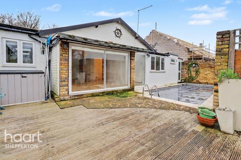 4 bedroom bungalow to rent, Sandhills Meadow, SHEPPERTON