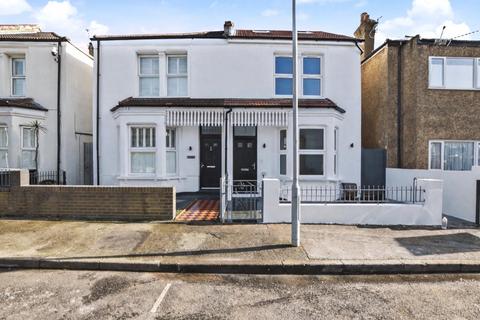 4 bedroom semi-detached house for sale, Harcourt Road, Bexleyheath, DA6