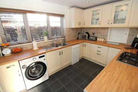 3 bedroom bungalow for sale, Bradwell Avenue, Dodworth, Barnsley