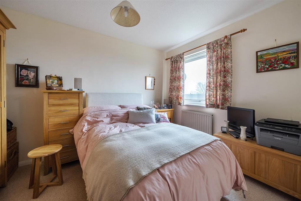 Elizabeth Close Bed 1.jpg