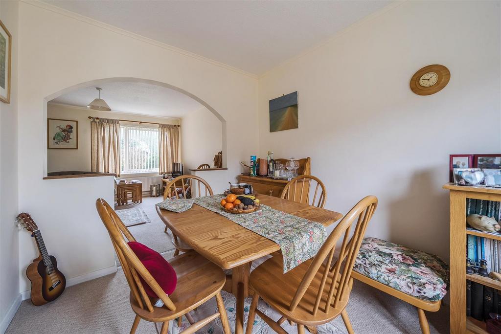 Elizabeth Close Dining Room.jpg