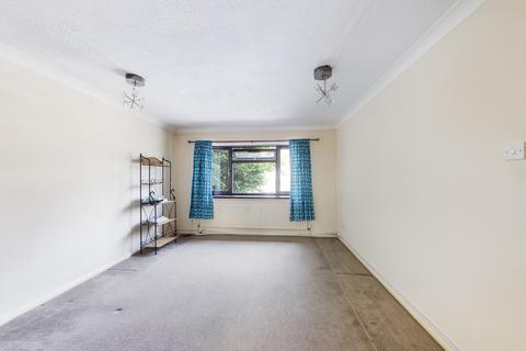 2 bedroom apartment to rent, Station Approach, Ruislip, HA4
