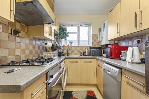 1 bedroom flat for sale, Toland Square, Putney, SW15