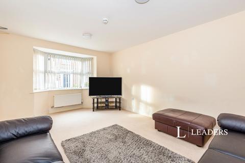 4 bedroom detached house to rent, Meadow Way, Horley, Surrey, RH6