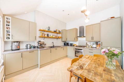 2 bedroom flat for sale, Oakhurst Grove, London SE22