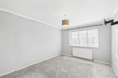 undefined, Leagrave High Street, Luton, Bedfordshire