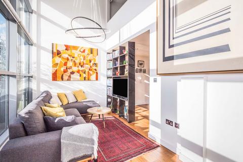 2 bedroom detached house to rent, Hilton Street, Manchester M4