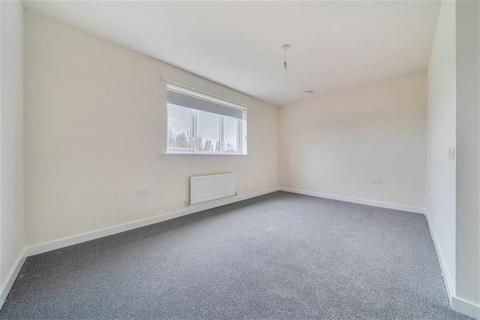 3 bedroom end of terrace house to rent, Branch Lane, WF9