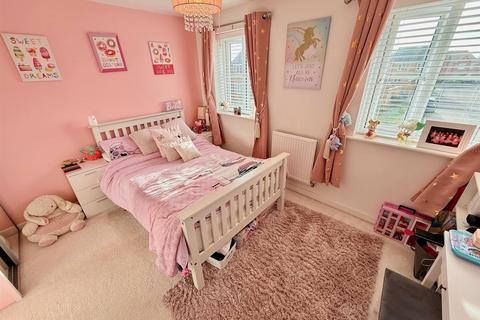 3 bedroom semi-detached house for sale, Pascoe Drive, Ormesby, Great Yarmouth