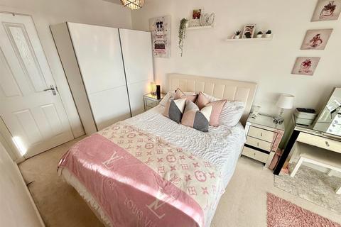 3 bedroom semi-detached house for sale, Pascoe Drive, Ormesby, Great Yarmouth