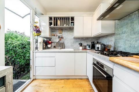 undefined, Newton Avenue, London N10