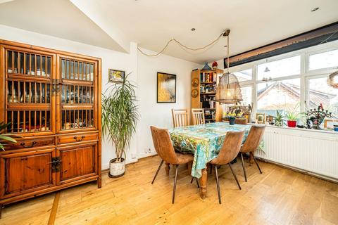 undefined, Newton Avenue, London N10