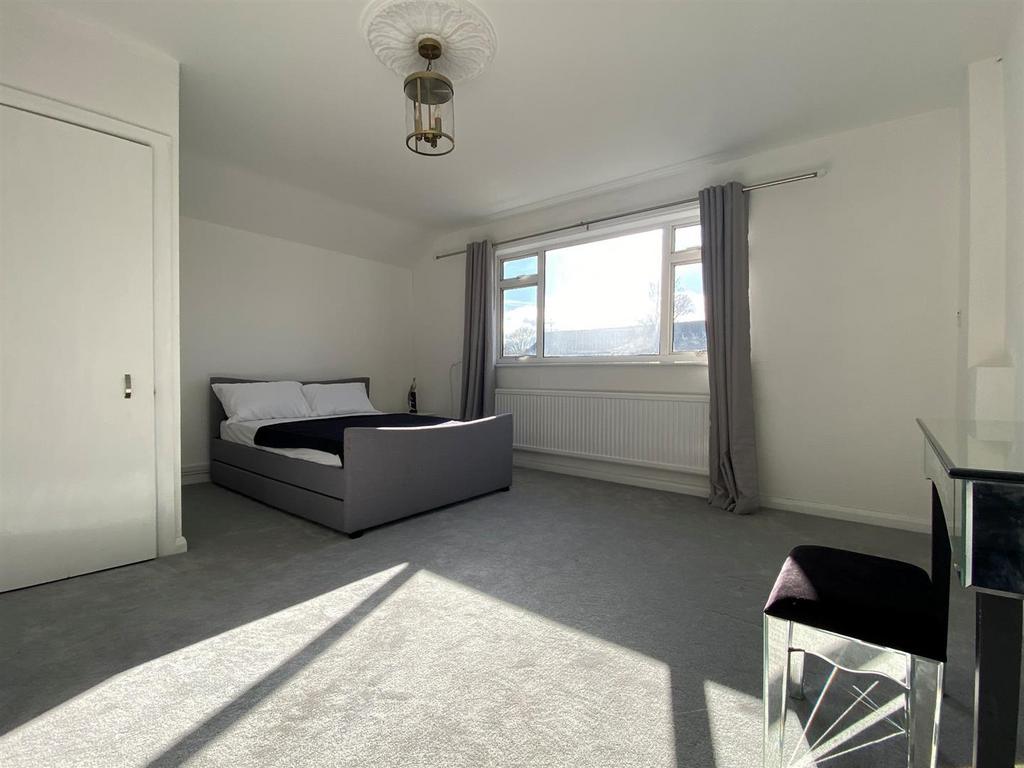 Bedroom.jpg
