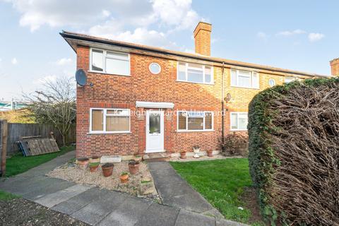 2 bedroom maisonette for sale, East Close, Barnet, EN4
