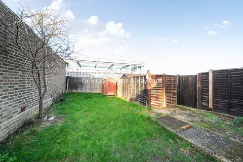 2 bedroom maisonette for sale, East Close, Barnet, EN4