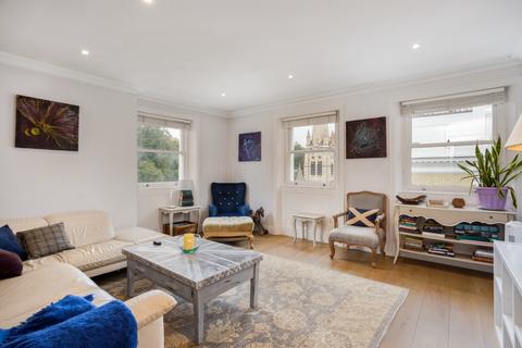 3 bedroom flat to rent, Courtfield Gardens London SW5