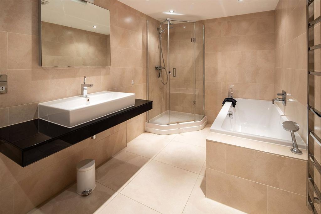 En Suite Bathroom