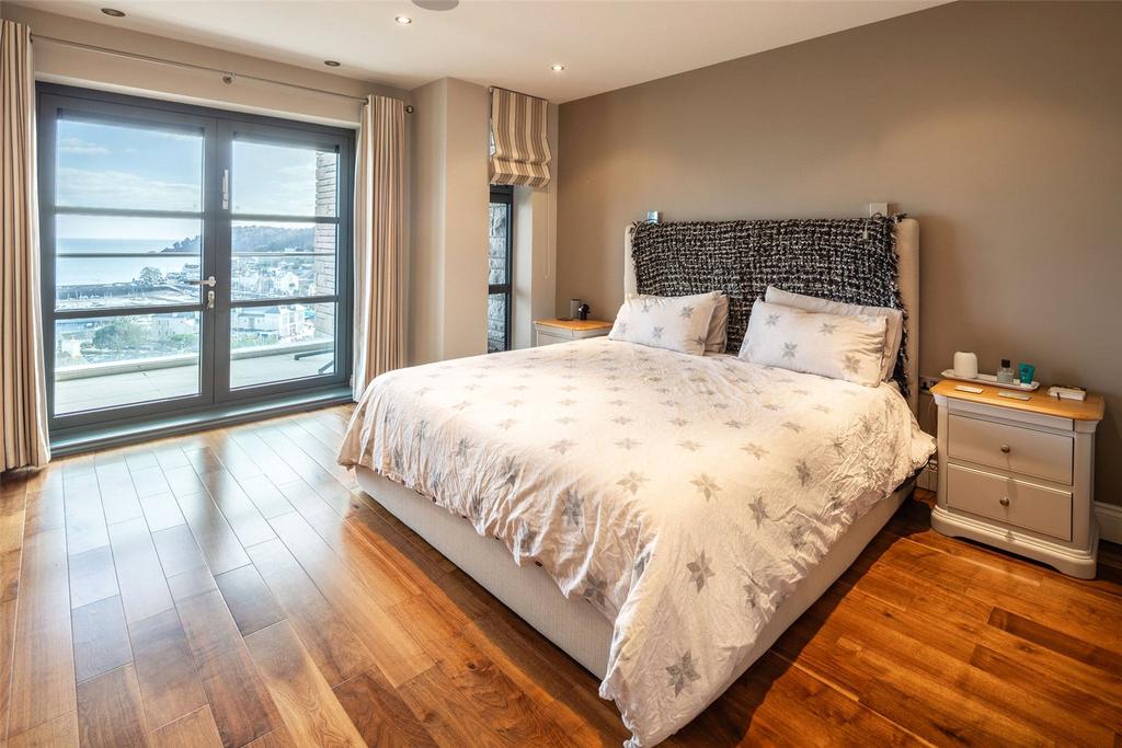 Principal Bedroom