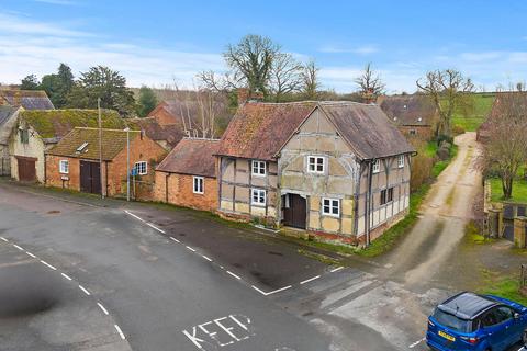 4 bedroom cottage for sale, The Square, Long Itchington, Southam