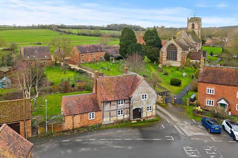 4 bedroom cottage for sale, The Square, Long Itchington, Southam