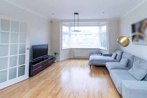 5 bedroom semi-detached house to rent, Carlton Close, Edgware, HA8