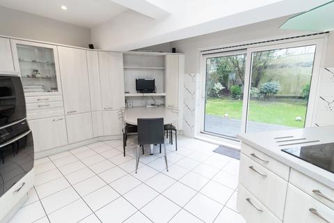 5 bedroom semi-detached house to rent, Carlton Close, Edgware, HA8
